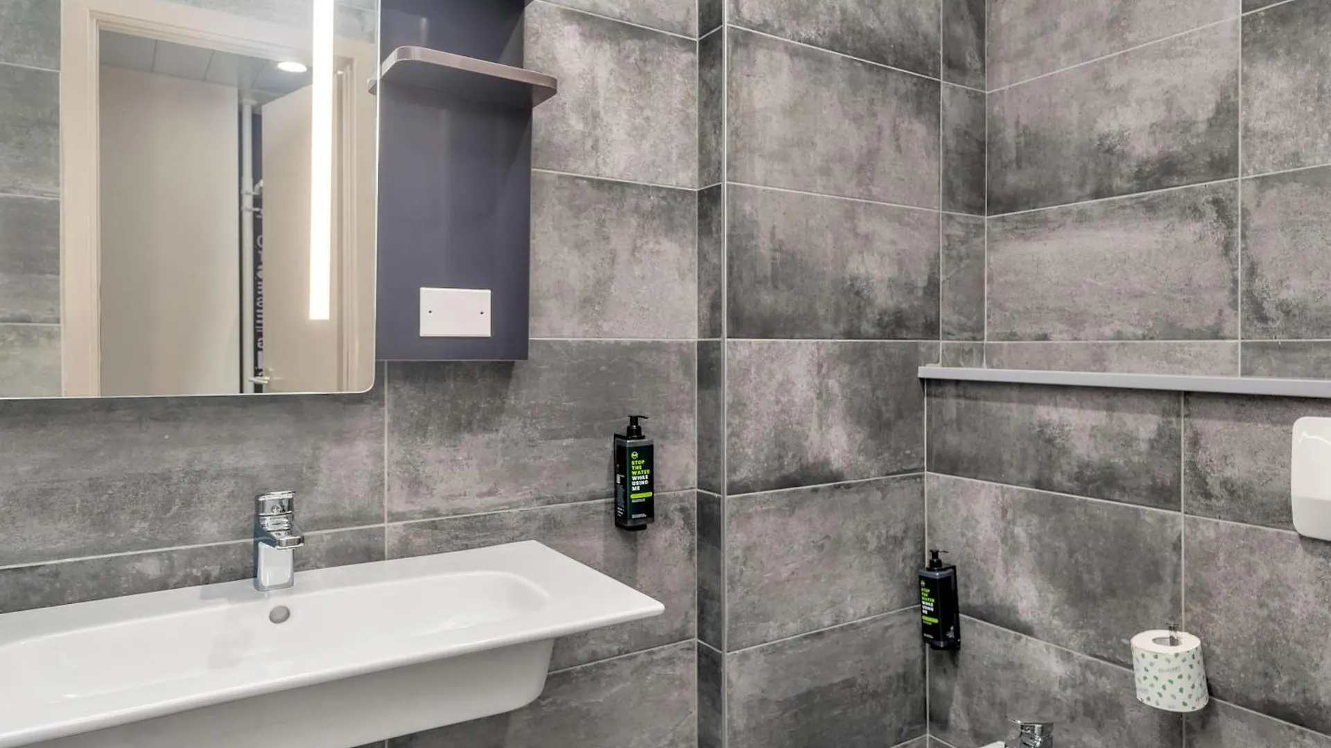 ***  B&B Hotel Milano Ornato Italy