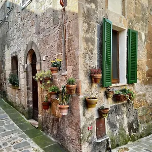 Santa Monaca Medieval House Sorano (Grosseto)